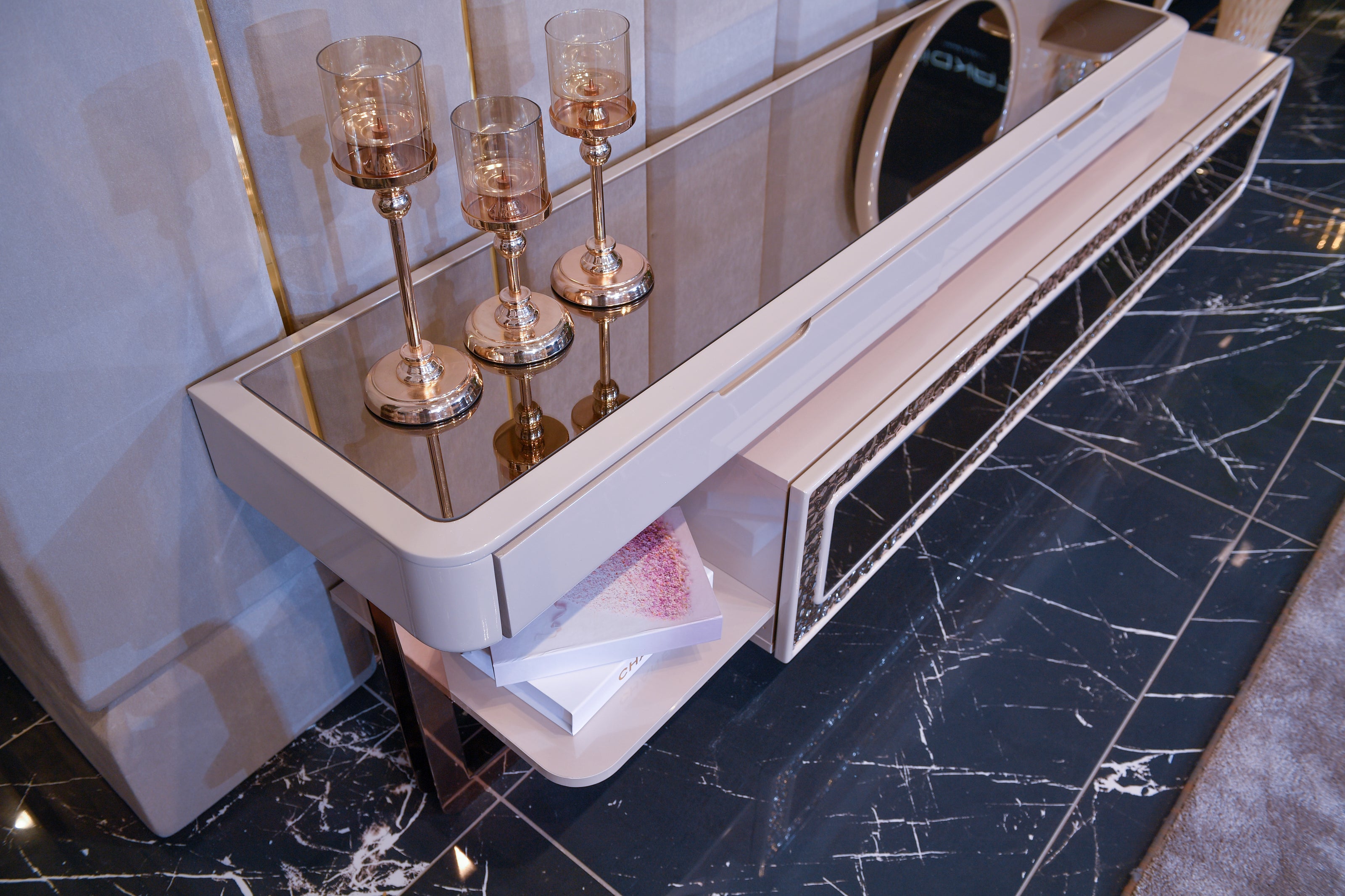 TESLA PLATIN ТВ ШКАФ