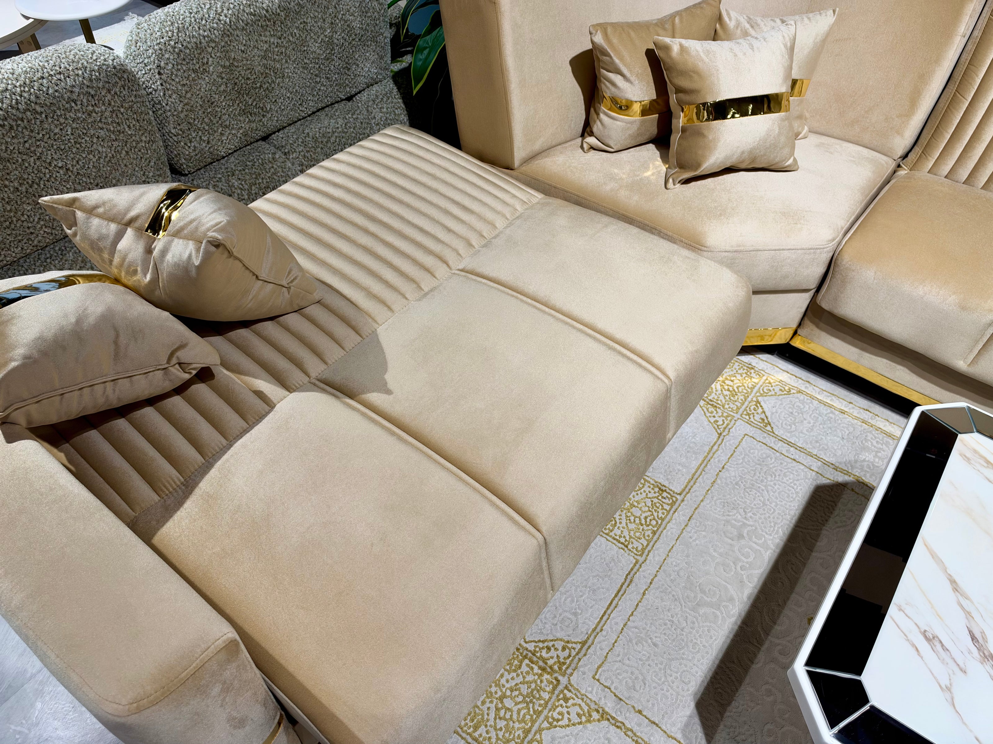 Gulcci Corner sofa 320/250cm