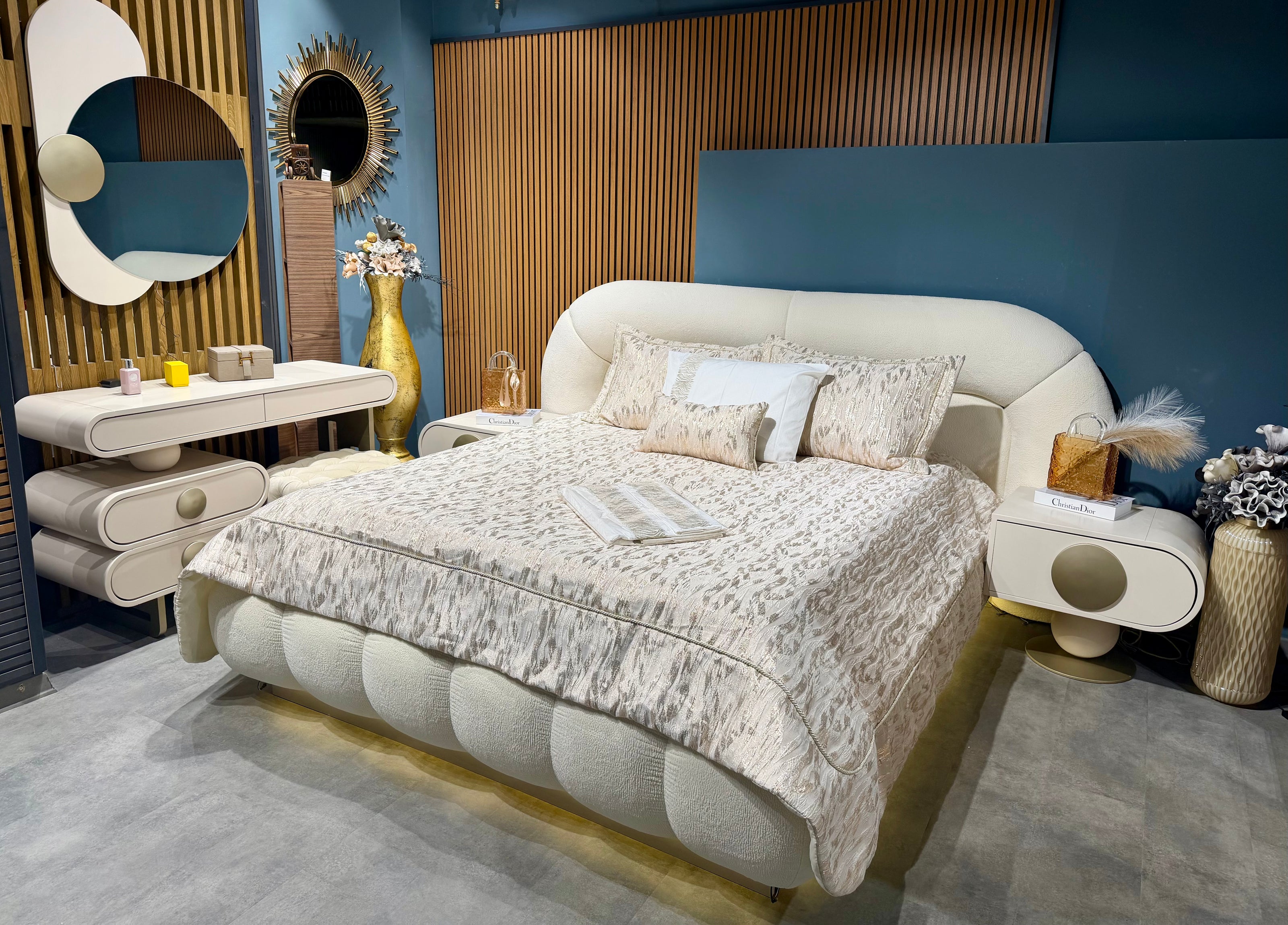 AURA Bedroom set