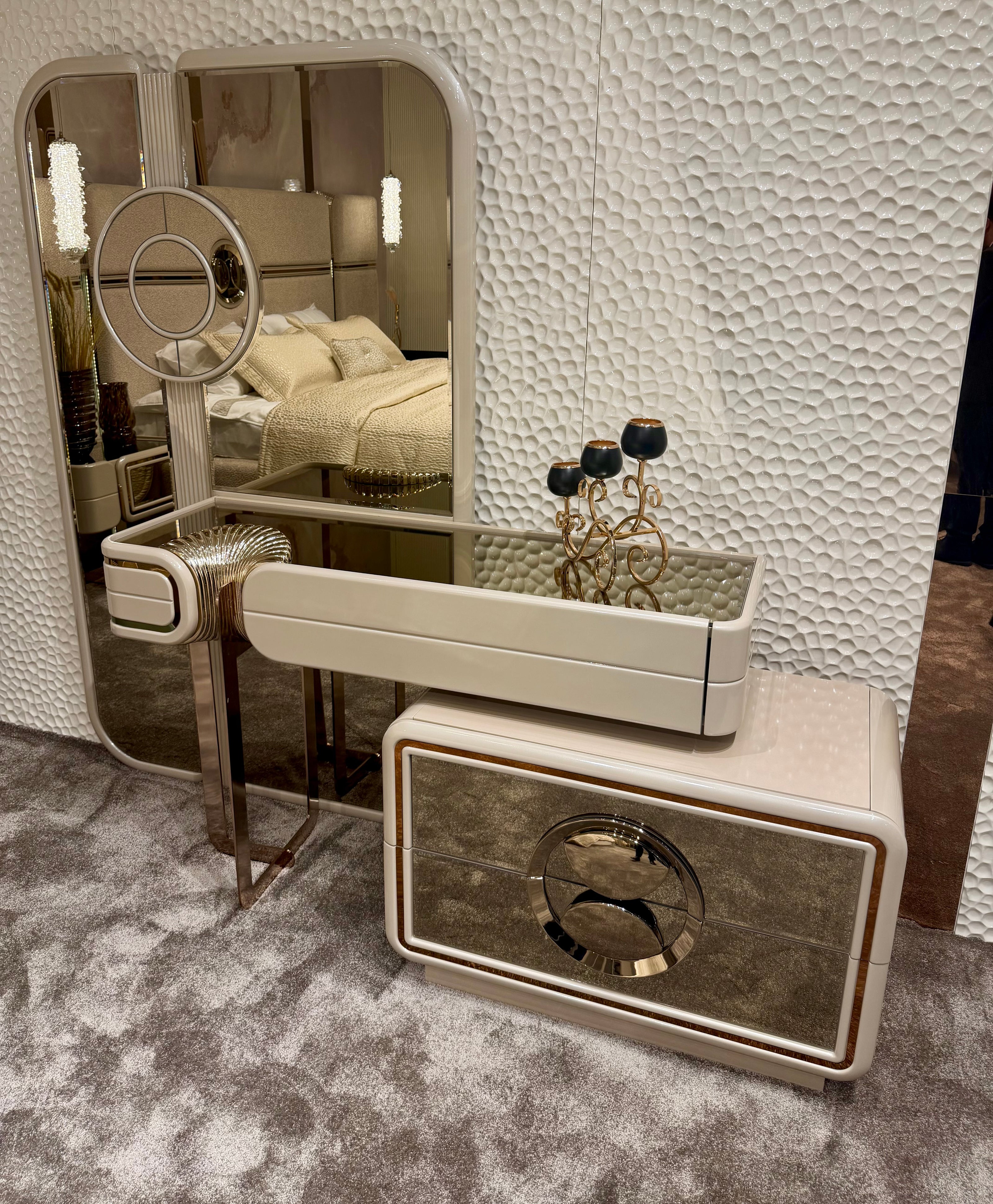DIAMOND DOLCE Bedroom set