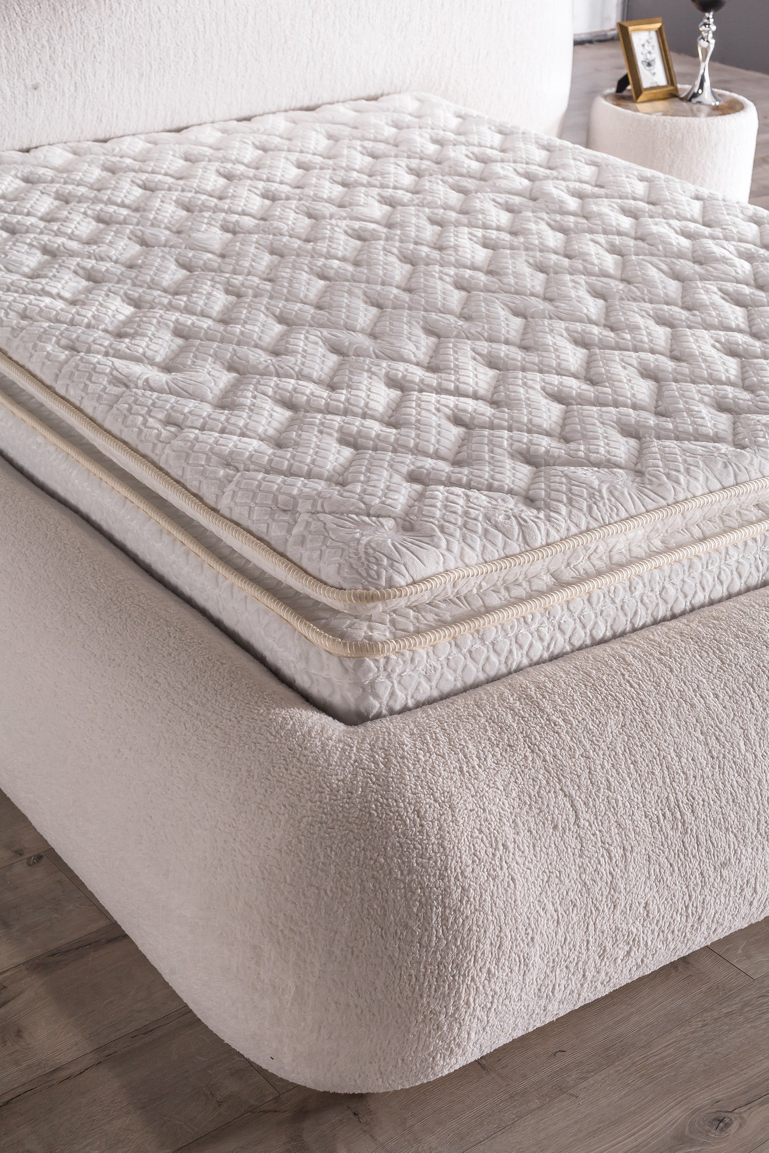 ATLANTIC BED + ATLANTIC MATRESS