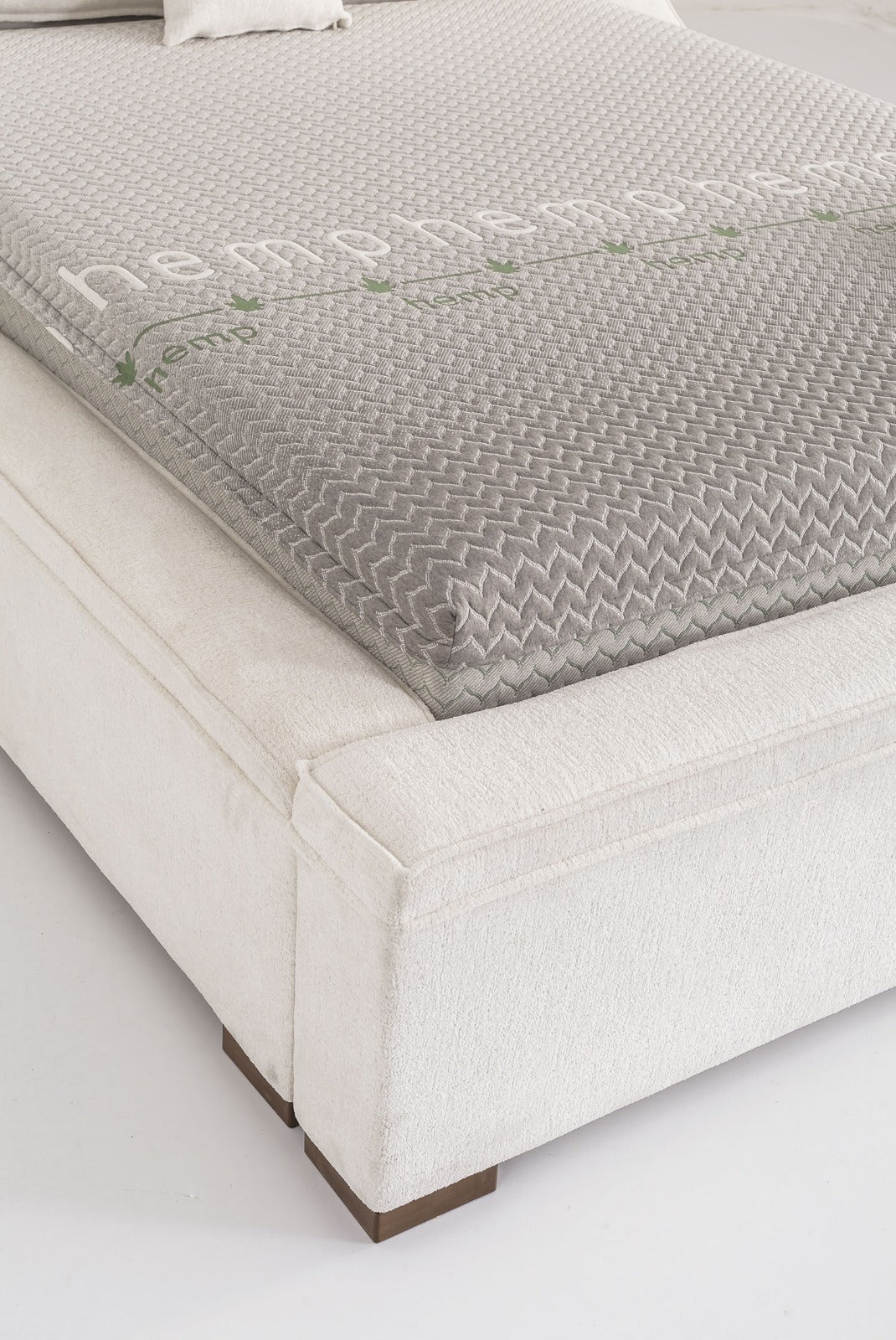 ORION BED + ORION MATRESS